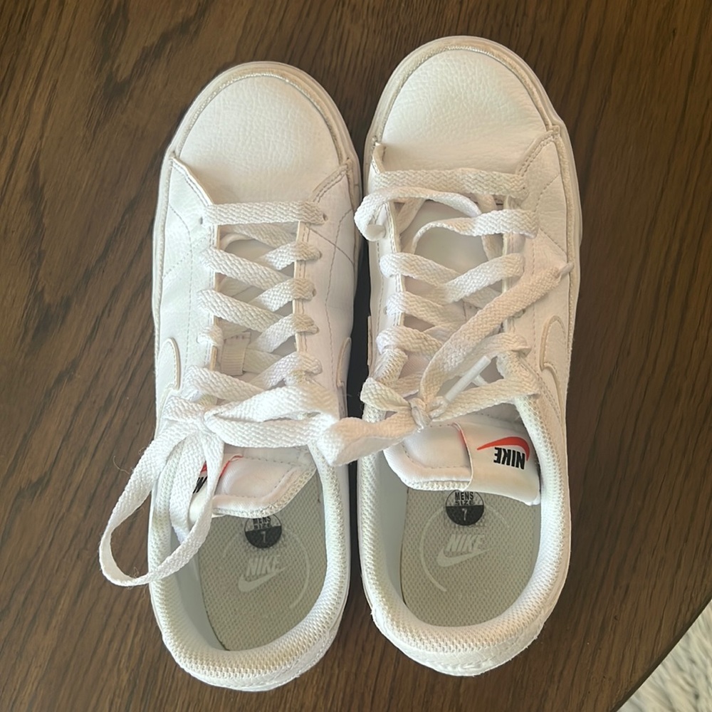 Nike Court Legacy leather sneakers